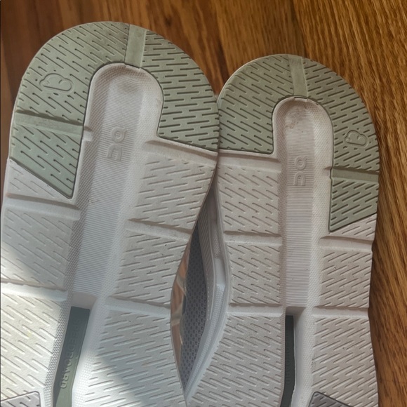 On Cloud easy Light Purple Sneakers US 7 - Picture 6 of 7